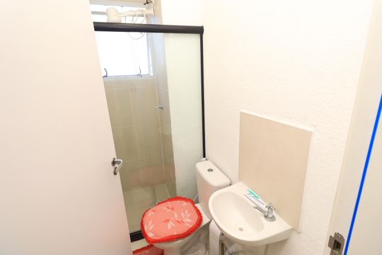 Banheiro de apartamento para alugar com 2 quartos, 40m² em Narandiba, Salvador