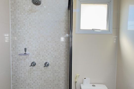 Banheiro da Suíte de apartamento para alugar com 2 quartos, 72m² em Jardim das Acacias, São Paulo