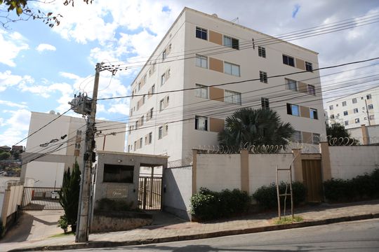 Fachada de apartamento à venda com 2 quartos, 47m² em Diamante, Contagem