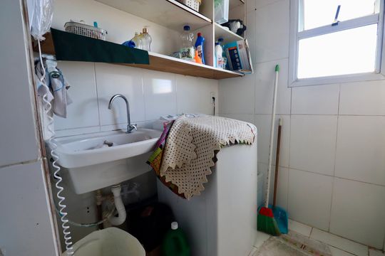 Área de Serviço de apartamento para alugar com 2 quartos, 56m² em Jardim das Margaridas, Salvador