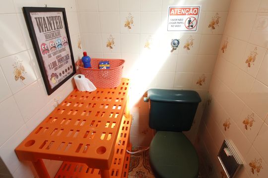 Banheiro da Suíte 1 de casa de condomínio para alugar com 4 quartos, 84m² em Peró, Cabo Frio