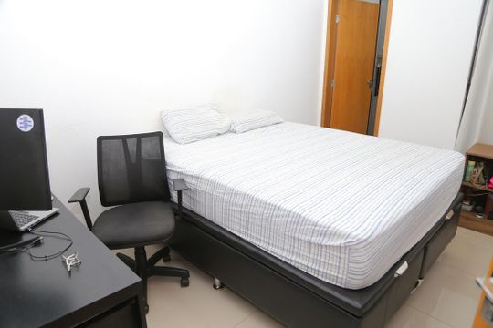 Suíte de casa à venda com 3 quartos, 160m² em Residencial Jardim Belvedere, Goiânia