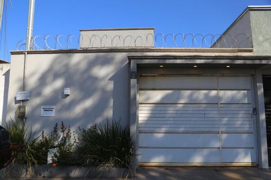 Fachada de casa à venda com 3 quartos, 160m² em Residencial Jardim Belvedere, Goiânia