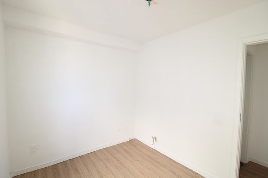 Quarto 2 de apartamento para alugar com 2 quartos, 43m² em Vila Pedra Branca, São Paulo