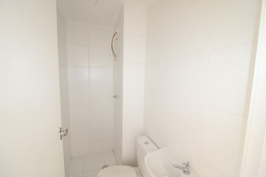 Banheiro de apartamento para alugar com 2 quartos, 43m² em Vila Pedra Branca, São Paulo