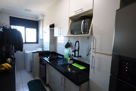 Cozinha e Área de Serviço de apartamento à venda com 2 quartos, 58m² em Vila Menck, Osasco