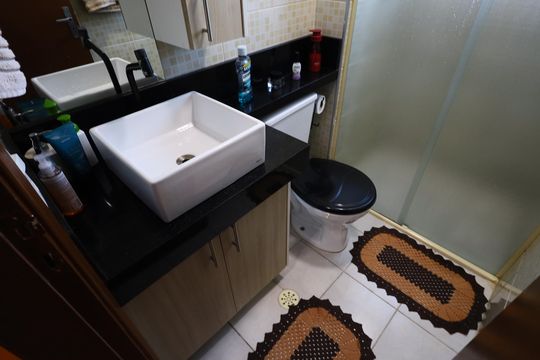 Banheiro da Suíte 1 de apartamento à venda com 2 quartos, 58m² em Vila Menck, Osasco