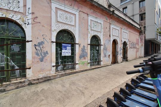 Placa de casa à venda com 1 quarto, 378m² em Alto da Glória, Curitiba