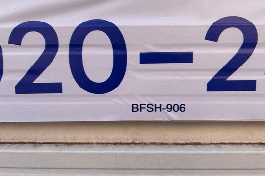 Placa Código  de casa à venda com 3 quartos, 98m² em Jardim Ubirajara, São Paulo