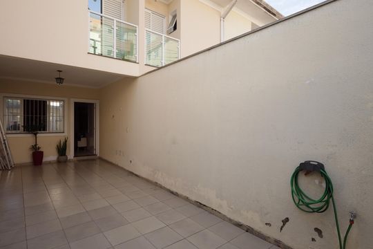 Garagem de casa à venda com 3 quartos, 98m² em Jardim Ubirajara, São Paulo