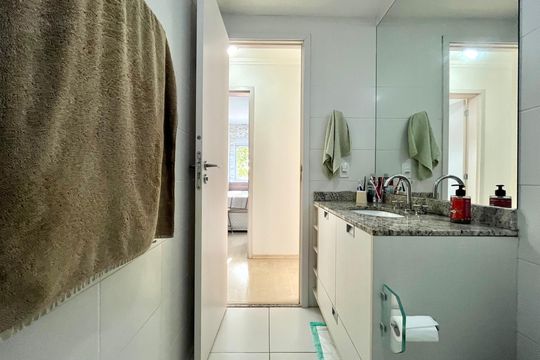 Banheiro Corredor de apartamento à venda com 3 quartos, 68m² em Cidade Vargas, São Paulo