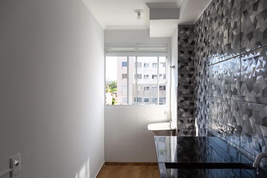 Cozinha e Área de Serviço de apartamento para alugar com 2 quartos, 42m² em Jardim Iv Centenario, Guarulhos