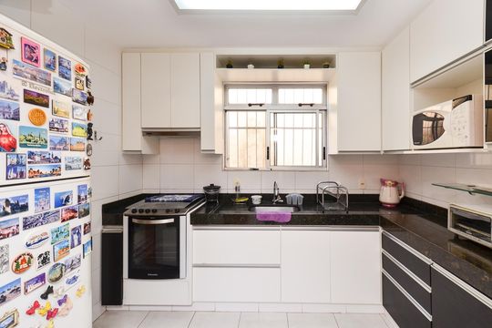 Cozinha de apartamento para alugar com 3 quartos, 85m² em São Lucas, Belo Horizonte