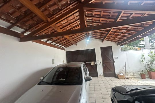 Garagem de casa à venda com 3 quartos, 210m² em Jardim Silveira, Barueri