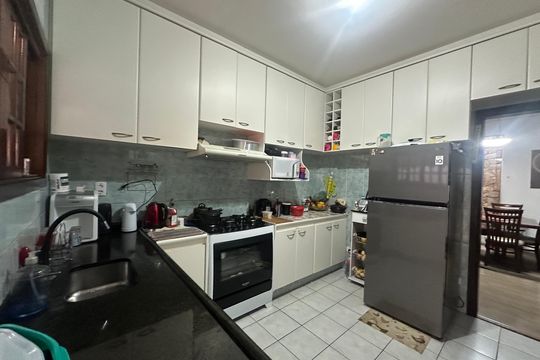 Cozinha de casa à venda com 3 quartos, 210m² em Jardim Silveira, Barueri