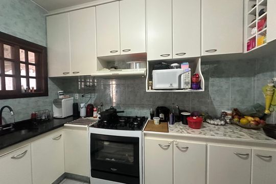 Cozinha de casa à venda com 3 quartos, 210m² em Jardim Silveira, Barueri