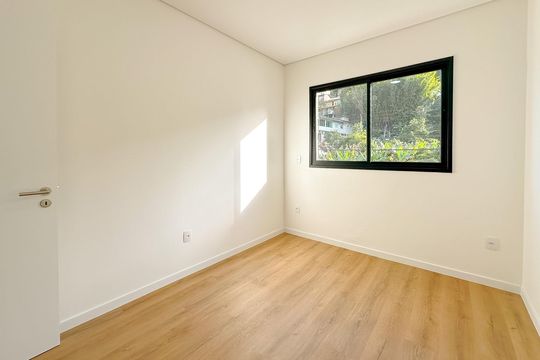Quarto 1 de apartamento para alugar com 2 quartos, 55m² em Cachoeira do Bom Jesus, Florianópolis