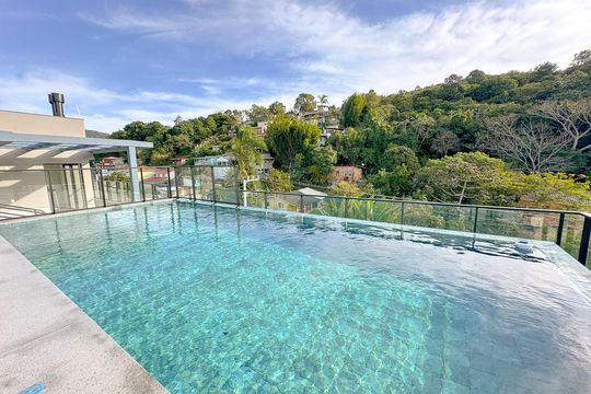 Apartamento para alugar com 2 quartos, 55m² em Cachoeira do Bom Jesus, Florianópolis