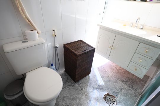 Banheiro 2 de casa à venda com 5 quartos, 168m² em Vila Yara, Osasco