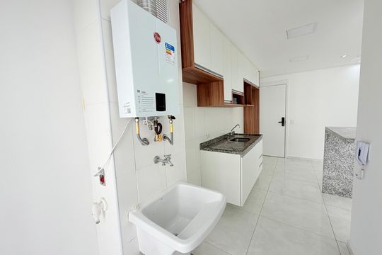 Cozinha de apartamento para alugar com 2 quartos, 57m² em Santo Amaro, São Paulo