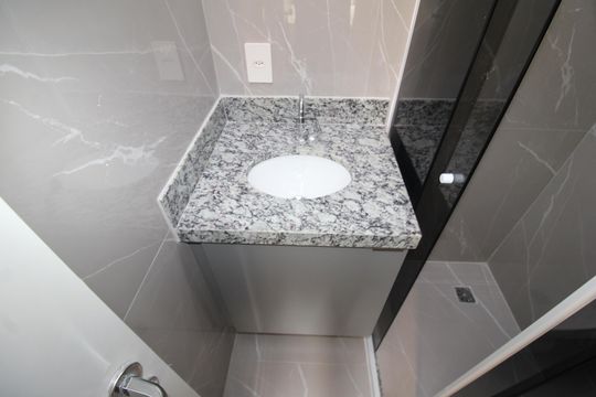 Banheiro de apartamento à venda com 1 quarto, 28m² em Carandiru, São Paulo