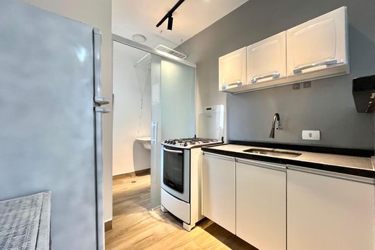 Cozinha de apartamento para alugar com 1 quarto, 45m² em Mirandópolis, São Paulo