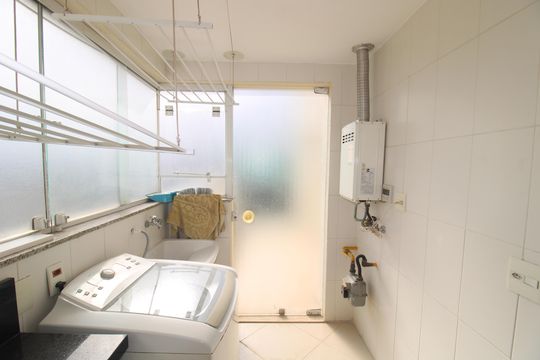 Área de Serviço de apartamento à venda com 3 quartos, 400m² em Santa Teresinha, São Paulo