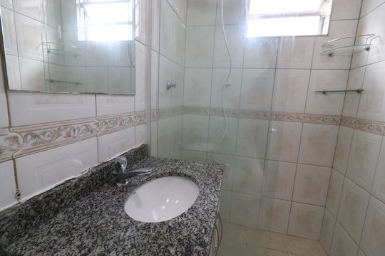 Banheiro de apartamento para alugar com 2 quartos, 57m² em Jardim Palmares (zona Sul), São Paulo