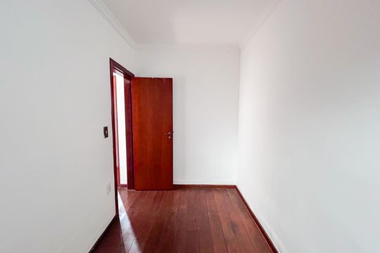 Casa para alugar com 2 quartos, 80m² em Planalto, Belo Horizonte