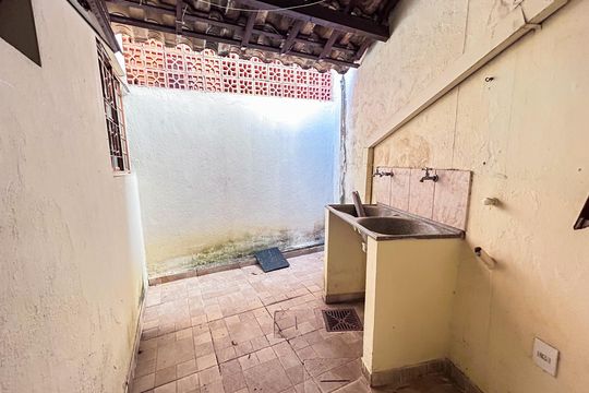 Casa para alugar com 2 quartos, 80m² em Planalto, Belo Horizonte