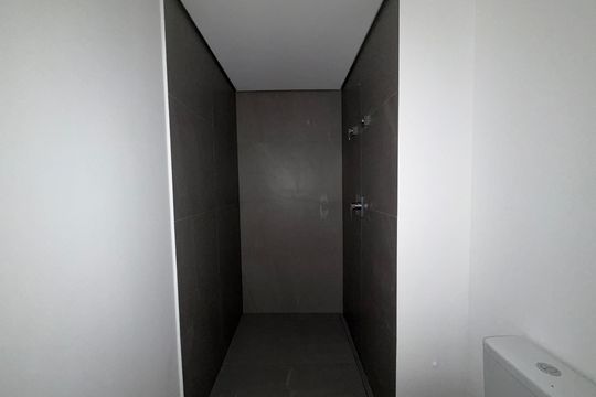 Banheiro de kitnet/studio à venda com 1 quarto, 43m² em Jardim Analia Franco, São Paulo