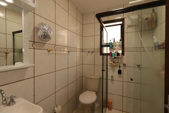 Banheiro Social de casa à venda com 3 quartos, 245m² em Jardim Las Vegas, Santo André