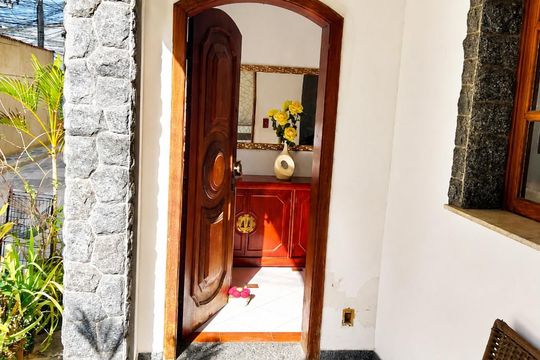 Área externa de casa para alugar com 5 quartos, 230m² em Icaraí, Niterói