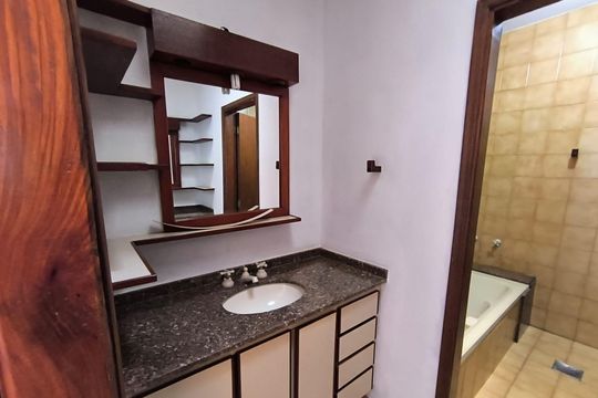 Banheiro de casa para alugar com 4 quartos, 300m² em Jardim Cardinalli, São Carlos