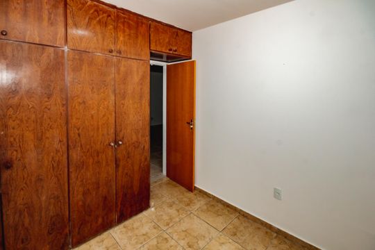 Quarto 2 de apartamento para alugar com 2 quartos, 70m² em São João Batista, Belo Horizonte