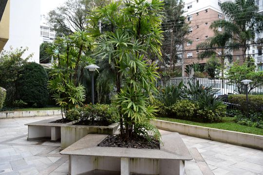 Jardim Frontal de apartamento à venda com 3 quartos, 136m² em Vila Mariana, São Paulo