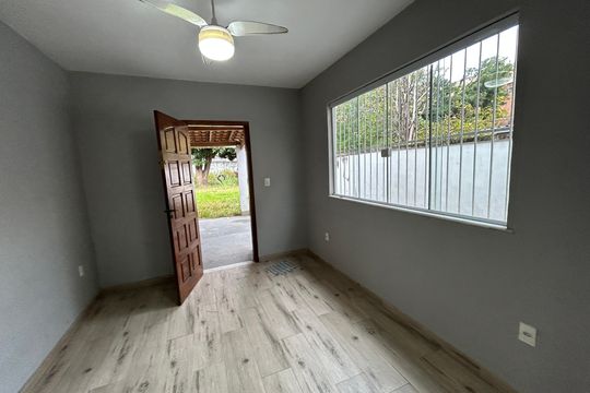 Copa de casa para alugar com 3 quartos, 500m² em Marechal Hermes, Rio de Janeiro