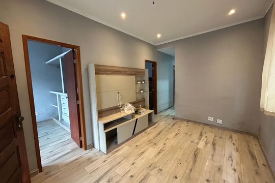 Casa para alugar com 3 quartos, 500m² em Marechal Hermes, Rio de Janeiro