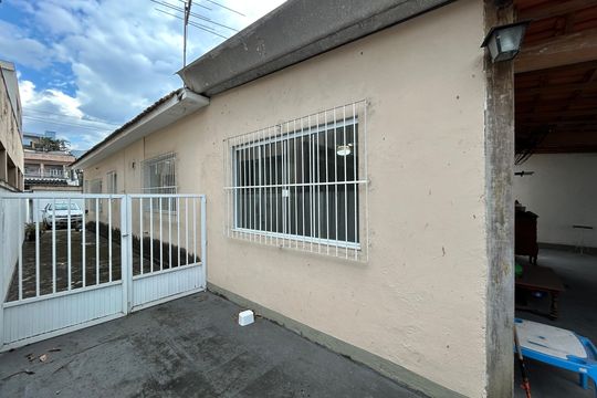 Área comum de casa para alugar com 3 quartos, 500m² em Marechal Hermes, Rio de Janeiro