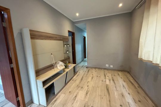 Sala de casa para alugar com 3 quartos, 500m² em Marechal Hermes, Rio de Janeiro