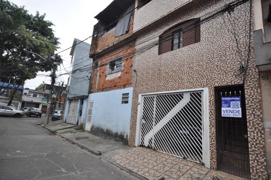 Fachada de casa à venda com 1 quarto, 75m² em Jardim Julieta, São Paulo