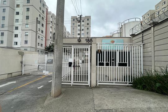 Fachada e portaria de apartamento à venda com 2 quartos, 45m² em Jardim Sao Paulo, Barueri