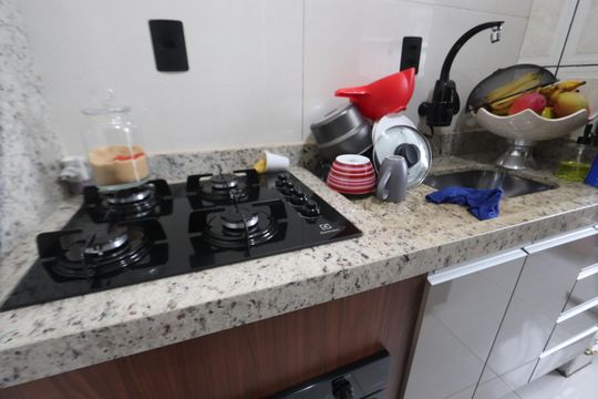 Cozinha de apartamento à venda com 2 quartos, 56m² em Jardim Santa Adelia, São Paulo