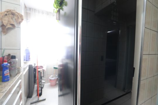 Cozinha de apartamento à venda com 2 quartos, 56m² em Jardim Santa Adelia, São Paulo