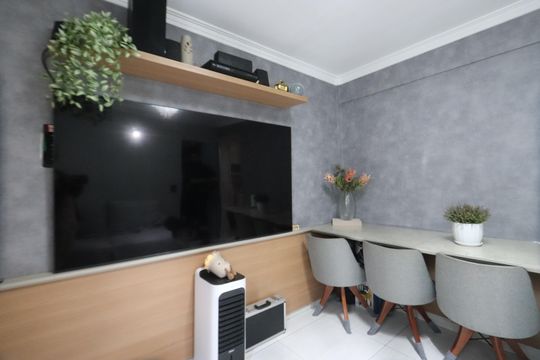 Sala de apartamento à venda com 2 quartos, 56m² em Jardim Santa Adelia, São Paulo