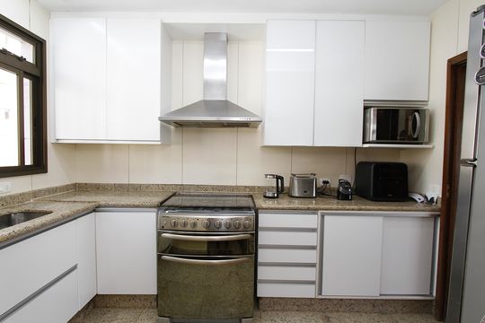 Cozinha de apartamento à venda com 4 quartos, 150m² em Gutierrez, Belo Horizonte