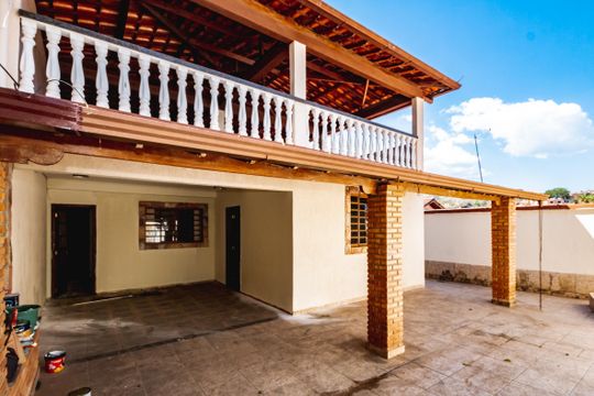 Casa à venda com 5 quartos, 240m² em Jaqueline, Belo Horizonte