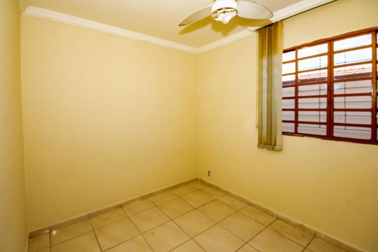 Casa à venda com 5 quartos, 240m² em Jaqueline, Belo Horizonte