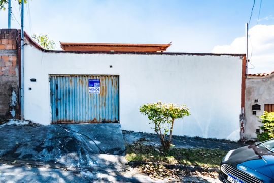 Casa à venda com 5 quartos, 240m² em Jaqueline, Belo Horizonte