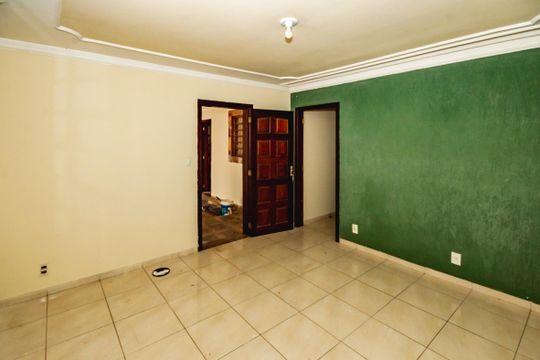 Casa à venda com 5 quartos, 240m² em Jaqueline, Belo Horizonte